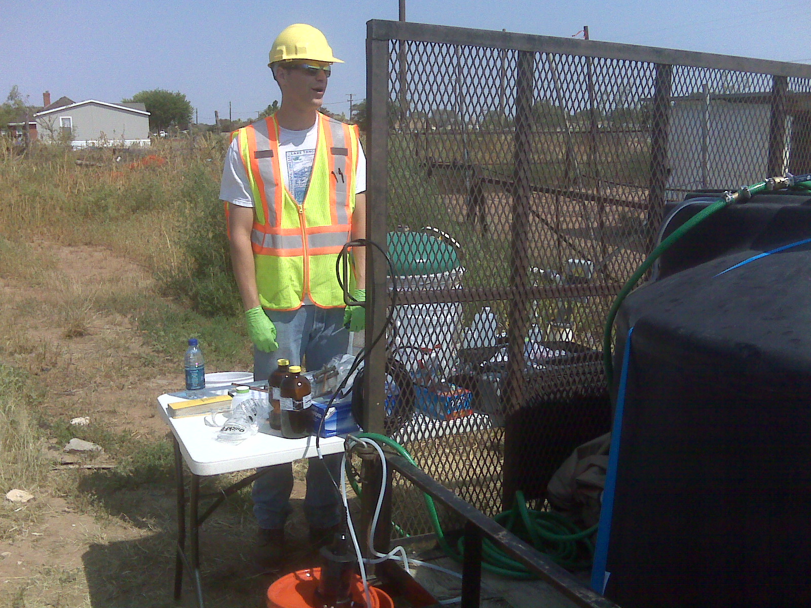 HydroFocus personnel have extensive experience collecting water quality samples from domestic, municpal-supply and monitoring wells.